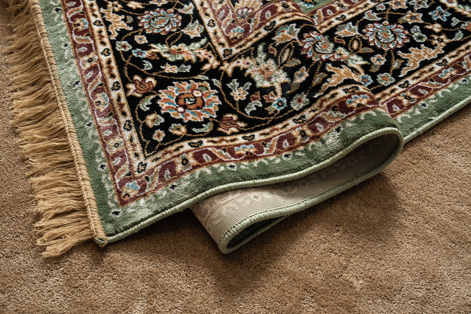 Gulposh - Luxurious Kashmiri Rug