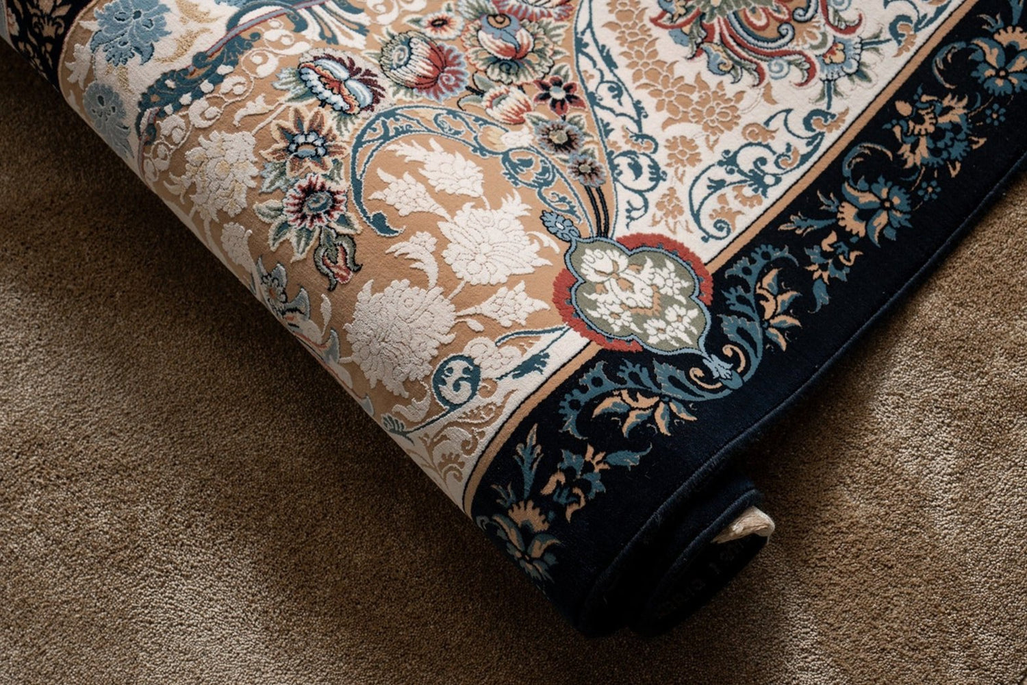 Sefidrud - elegant iraninan rug