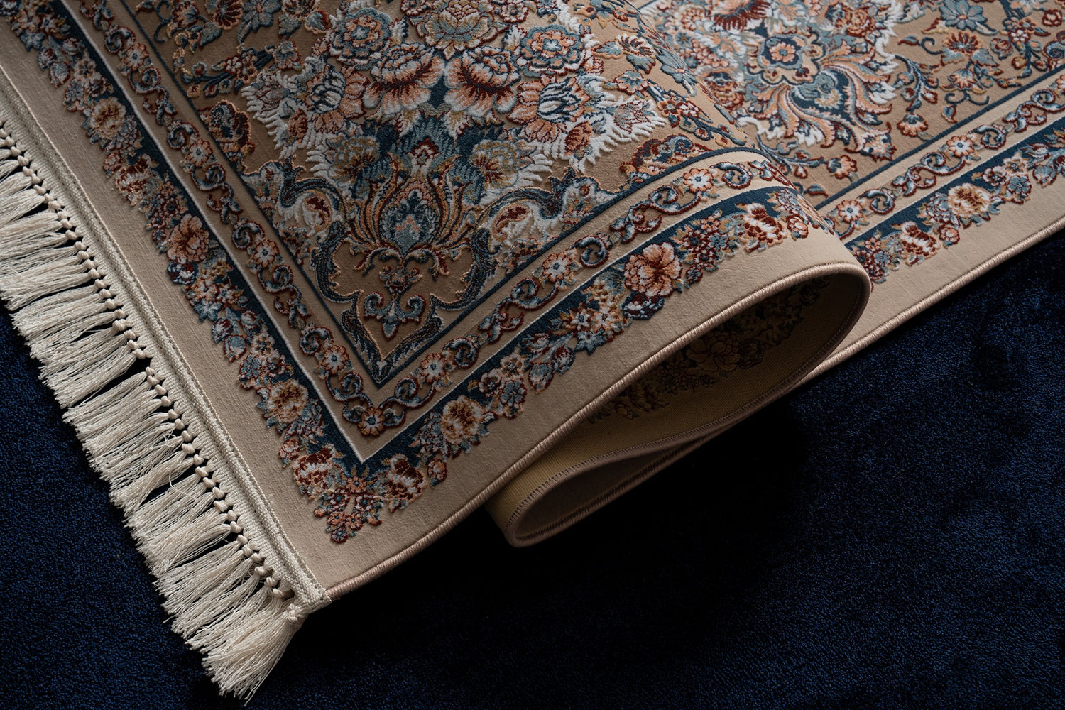 Bahaar - Elegant Iranian rug